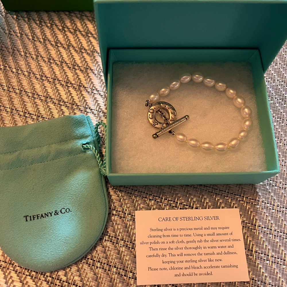 Tiffany & Co. Classic Pearl Toggle Clasp Bracelet
